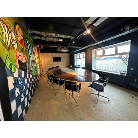 tweedehands - gebruikt - refurbished Custom-made luxury conference table for 12 people Conference table