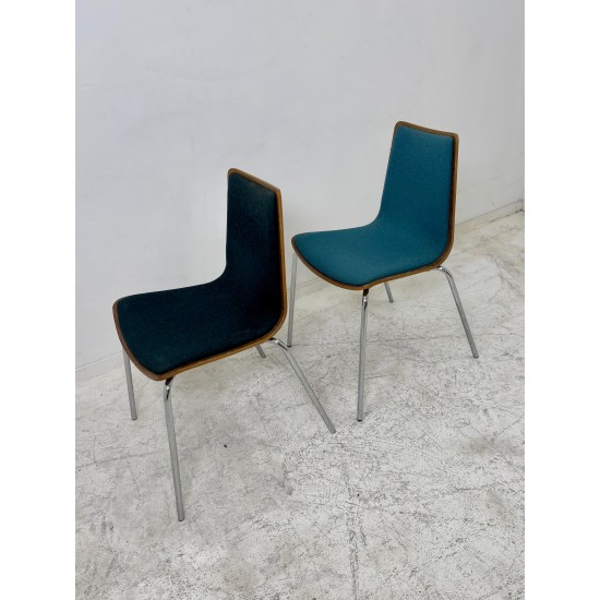 tweedehands - gebruikt - refurbished Upholstered chair with wooden shell - stackable, various colors Chairs 4 legs