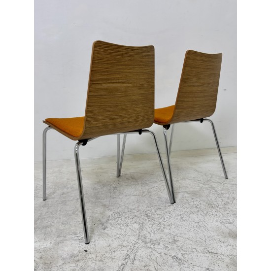 tweedehands - gebruikt - refurbished Upholstered chair with wooden shell - stackable, various colors Chairs 4 legs