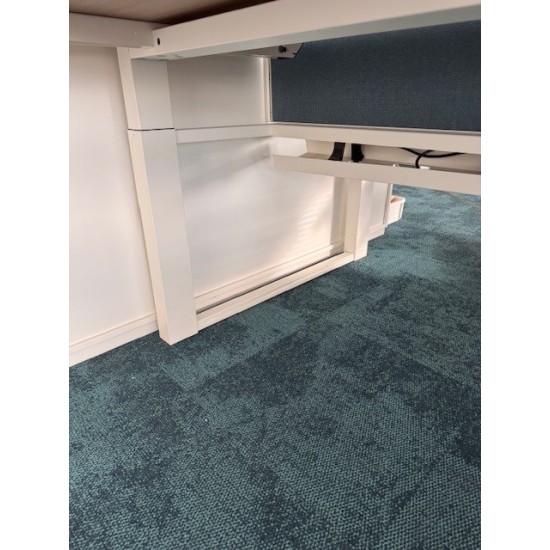 tweedehands gebruikt refurbished Home Office desk Palmberg Crew zit-sta bureau wit showroommodel tweedehands - gebruikt - refurbished Palmberg Crew zit-sta bureau wit showroommodel Home Office desk