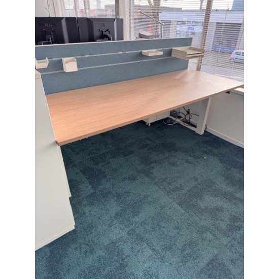 tweedehands - gebruikt - refurbished Palmberg Crew zit-sta bureau wit showroommodel showroom bureaus