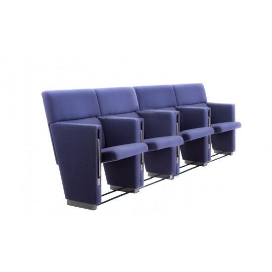 tweedehands gebruikt refurbished Sofa Poltrona Frau Jockey Theaterchairs tweedehands - gebruikt - refurbished Poltrona Frau Jockey Theaterchairs Sofa