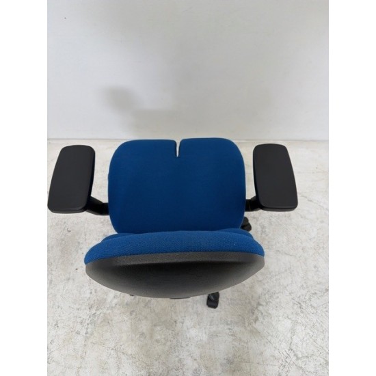 tweedehands gebruikt refurbished Thuiswerk bureaustoel Rohde Grahl Duo bureaustoel blauw met hoofdsteun tweedehands - gebruikt - refurbished Rohde Grahl Duo bureaustoel blauw met hoofdsteun Thuiswerk bureaustoel