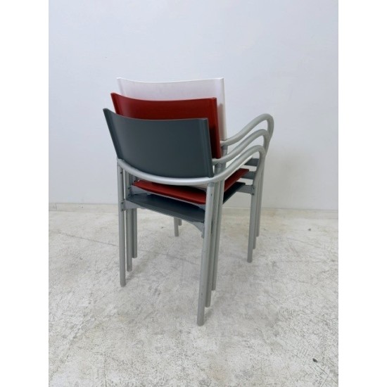 tweedehands - gebruikt - refurbished Segis Breeze armchair stapelbare kantine-terrasstoel Stapelbare stoelen