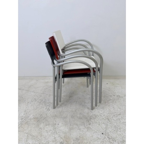 tweedehands - gebruikt - refurbished Segis Breeze armchair stapelbare kantine-terrasstoel Stapelbare stoelen
