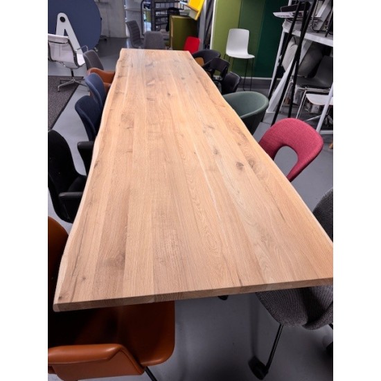 tweedehands gebruikt refurbished Dining room table Spoinq Tree Trunk Table 400x100cm Showroom model tweedehands - gebruikt - refurbished Spoinq Tree Trunk Table 400x100cm Showroom model Dining room table