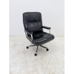 Tecno P128 black leather executive chair design classic