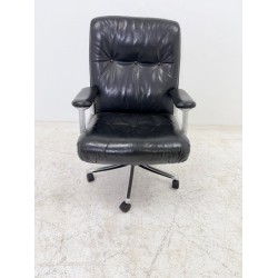 Tecno P128 black leather executive chair design classic