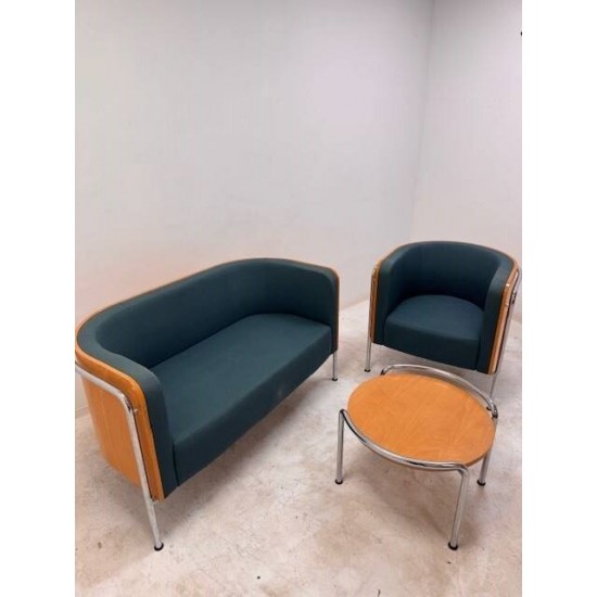 tweedehands - gebruikt - refurbished Thonet S3002 2-seater sofa green with beech back Sofa