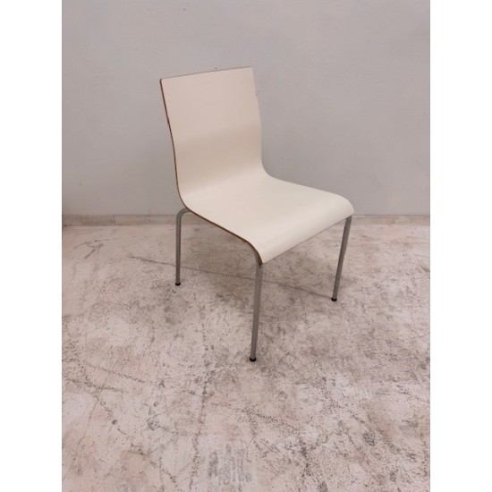 tweedehands - gebruikt - refurbished Van der sluis Noa 4pootstoel grijs en wit stapelbaar (Casala) 4-poot stoelen