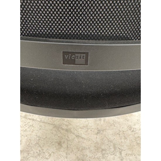 tweedehands gebruikt refurbished Kantinestoelen Viasit Impulse netweave 5211 4pootstoel armleuningen zwart tweedehands - gebruikt - refurbished Viasit Impulse netweave 5211 4pootstoel armleuningen zwart Kantinestoelen