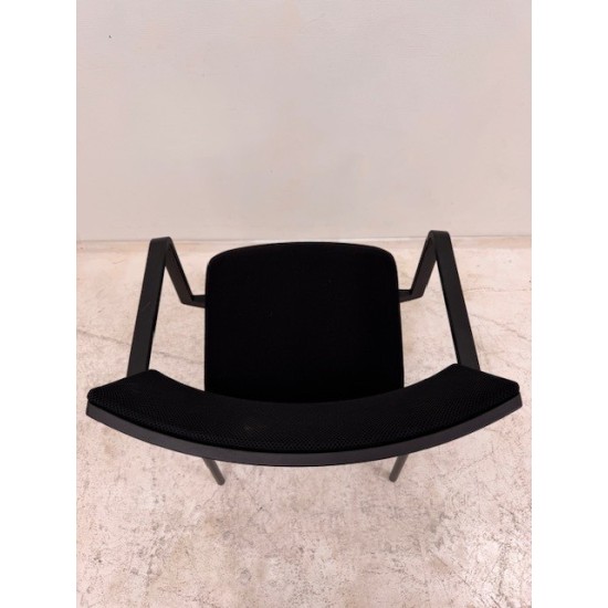 tweedehands gebruikt refurbished Kantinestoelen Viasit Impulse netweave 5211 4pootstoel armleuningen zwart tweedehands - gebruikt - refurbished Viasit Impulse netweave 5211 4pootstoel armleuningen zwart Kantinestoelen