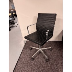 Viasit Pure conference chair with autoreturn mechanism black leather with stitching chrome showroom model 