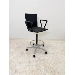 Vitra 04 High baliestoel met armleuningen 