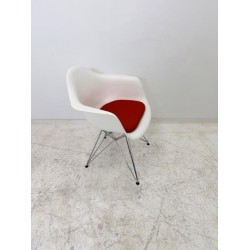 Vitra Eames DAR look a like wit met zitkussen