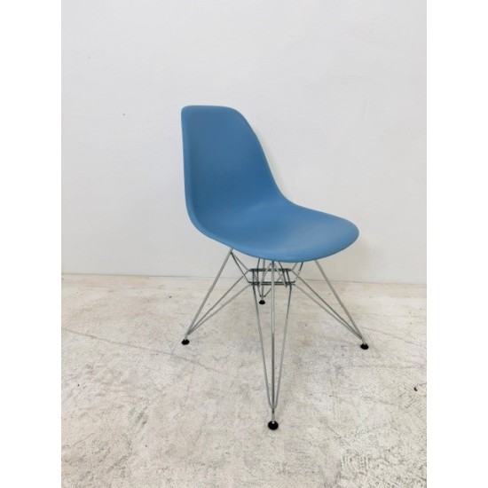 tweedehands - gebruikt - refurbished Vitra Eames DSR plastic side chair - bucket seat Bucket seat chairs