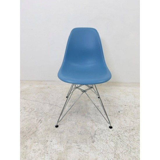 tweedehands - gebruikt - refurbished Vitra Eames DSR plastic side chair - bucket seat Bucket seat chairs