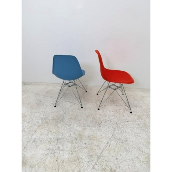 tweedehands - gebruikt - refurbished Vitra Eames DSR plastic side chair - bucket seat Bucket seat chairs