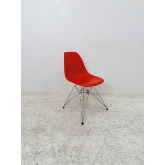 tweedehands - gebruikt - refurbished Vitra Eames DSR plastic side chair - bucket seat Bucket seat chairs