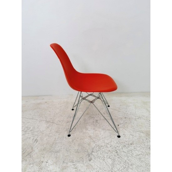 tweedehands - gebruikt - refurbished Vitra Eames DSR plastic side chair - bucket seat Bucket seat chairs