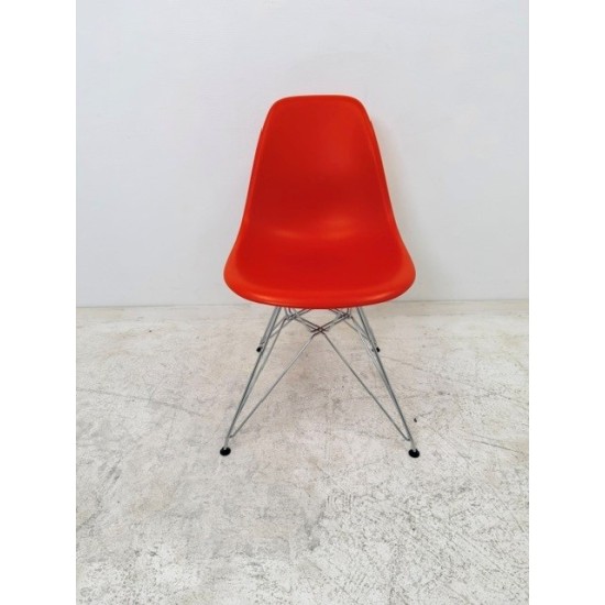 tweedehands - gebruikt - refurbished Vitra Eames DSR plastic side chair - bucket seat Bucket seat chairs