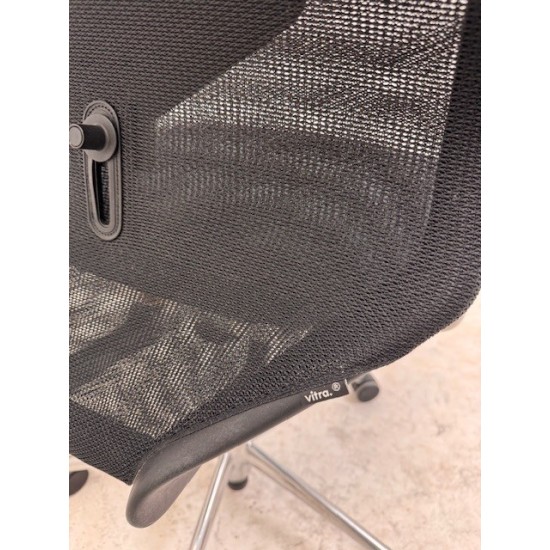 tweedehands - gebruikt - refurbished Vitra MedaPro + Bureaustoel met mesh rugleuning Bureaustoelen