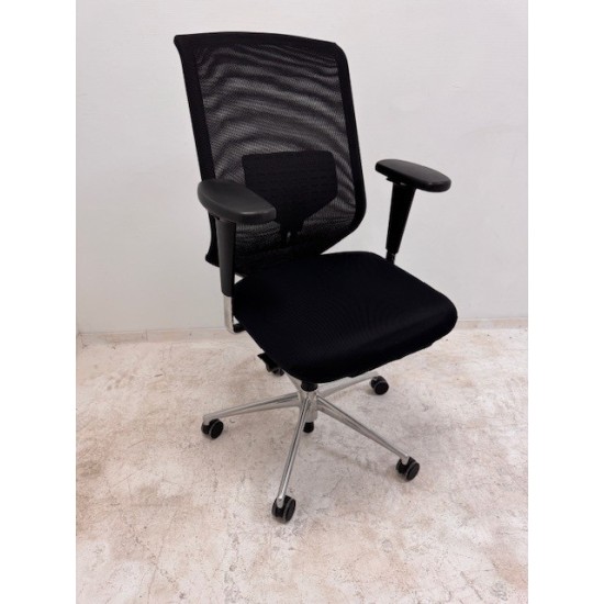 tweedehands - gebruikt - refurbished Vitra MedaPro + Bureaustoel met mesh rugleuning Bureaustoelen