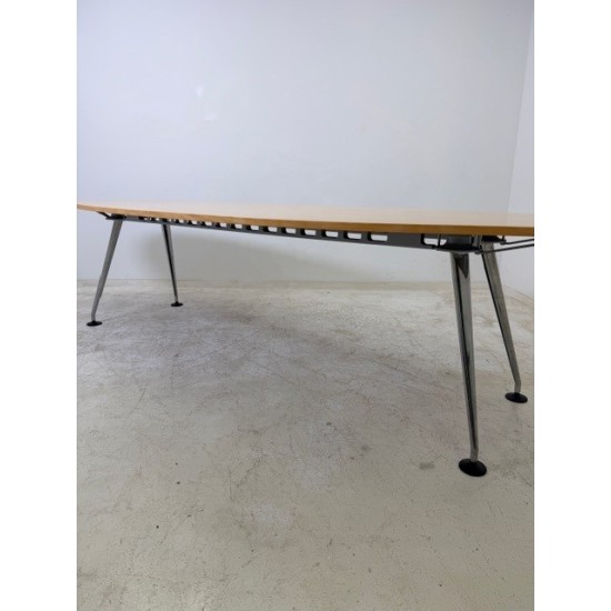 tweedehands - gebruikt - refurbished Vitra Medamorph ellips design vergadertafel 300x100cm Eetkamertafel
