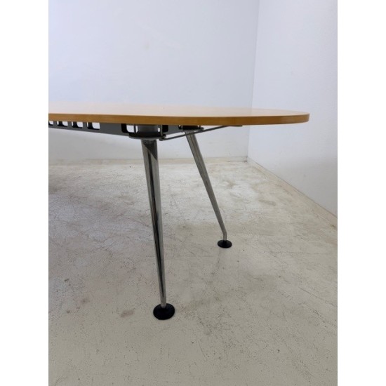 tweedehands - gebruikt - refurbished Vitra Medamorph ellips design vergadertafel 300x100cm Eetkamertafel