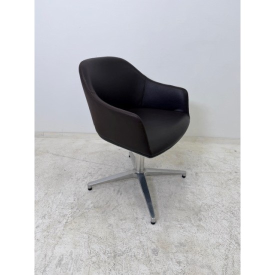 tweedehands - gebruikt - refurbished Vitra Softshell kuipstoel luxe bruin leder alu gepolijst Kuipstoelen