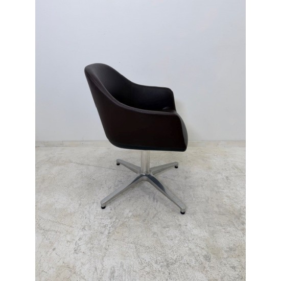 tweedehands - gebruikt - refurbished Vitra Softshell kuipstoel luxe bruin leder alu gepolijst Kuipstoelen
