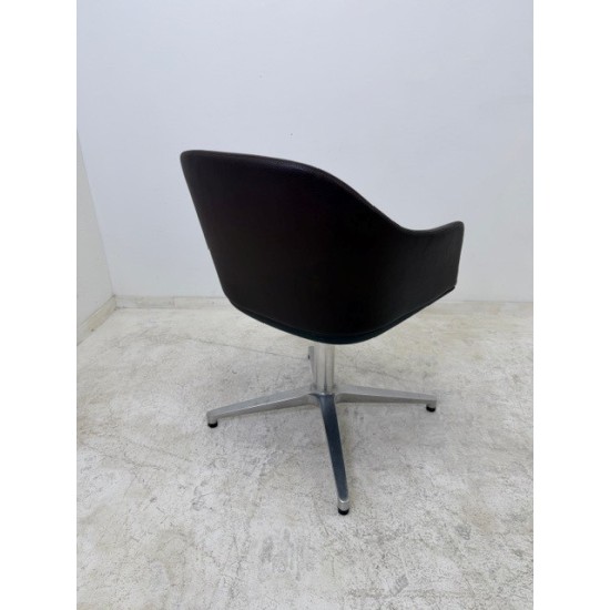 tweedehands - gebruikt - refurbished Vitra Softshell kuipstoel luxe bruin leder alu gepolijst Kuipstoelen