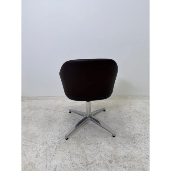 tweedehands - gebruikt - refurbished Vitra Softshell kuipstoel luxe bruin leder alu gepolijst Kuipstoelen