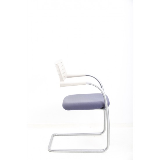 tweedehands gebruikt refurbished Vergaderstoelen Vitra VisaVis Sledestoel aluminium frame tweedehands - gebruikt - refurbished Vitra VisaVis Sledestoel aluminium frame Vergaderstoelen