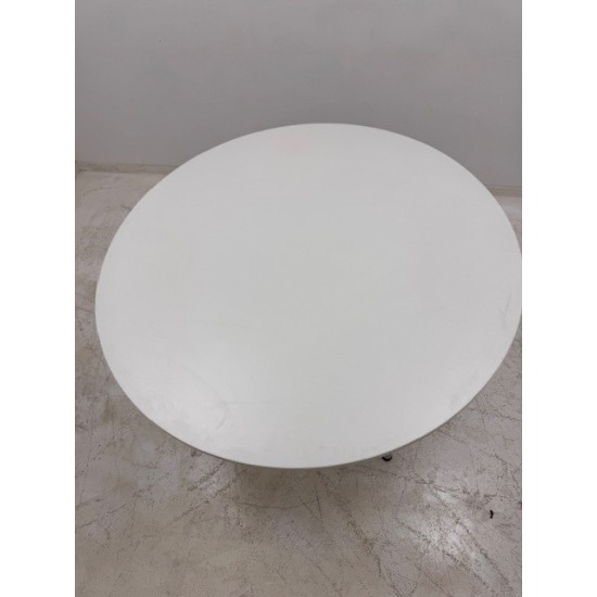 tweedehands gebruikt refurbished Eetkamertafel Vitra Eames Segmented Dining Table Rond 120/130 tweedehands - gebruikt - refurbished Vitra Eames Segmented Dining Table Rond 120/130 Eetkamertafel