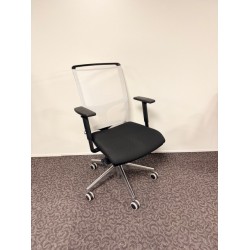 Wize Office Air+ bureaustoel wit netrug gepolijst showroommodel