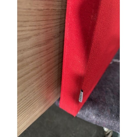 tweedehands - gebruikt - refurbished Zilenzio Dezibel Table acoustic panel table screen desk screen red showroom model Acoustic panels