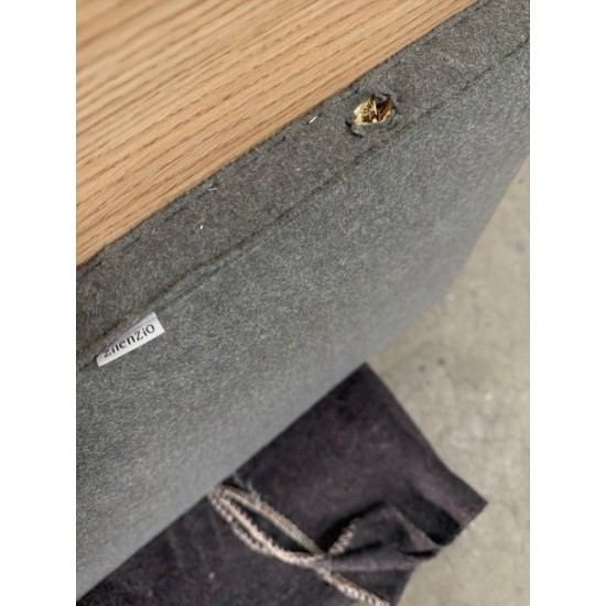 tweedehands - gebruikt - refurbished Zilenzio Dezibel Table acoustic desk screen table screen red showroom model Floor screen