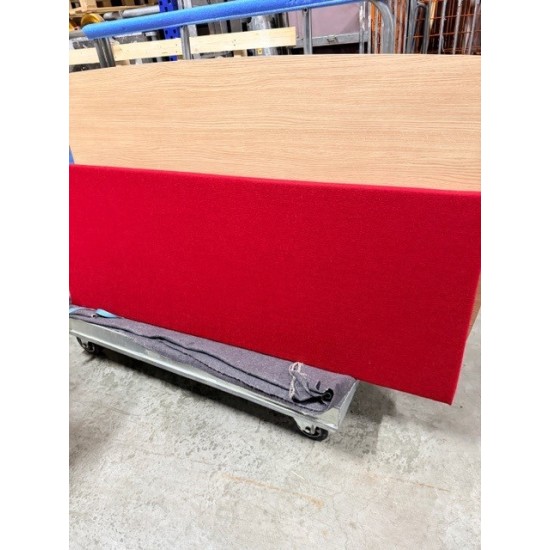 tweedehands - gebruikt - refurbished Zilenzio Dezibel Table acoustic desk screen table screen red showroom model Floor screen