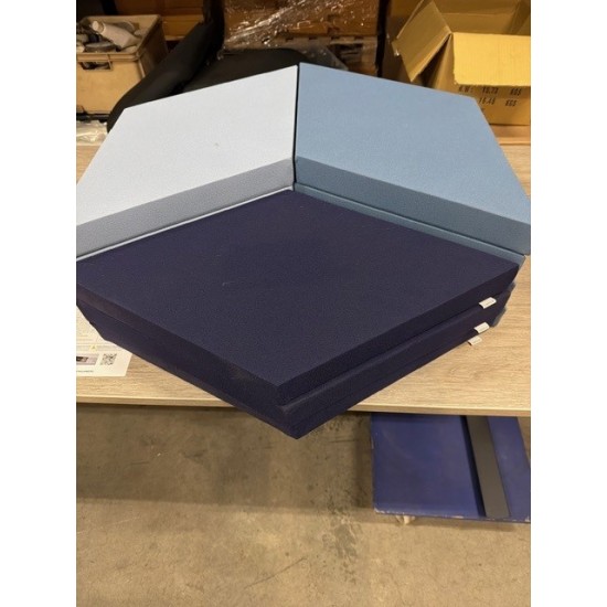 tweedehands - gebruikt - refurbished Zilenzio Fazett acoustic wall panels, diamond pattern blue showroom model Floor screen
