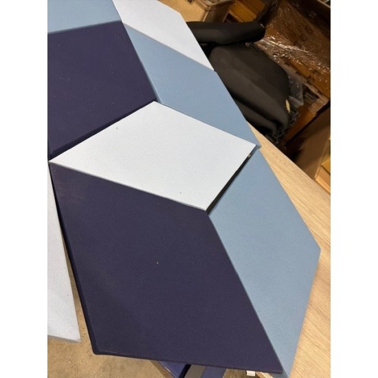 tweedehands - gebruikt - refurbished Zilenzio Fazett acoustic wall panels, diamond pattern blue showroom model Floor screen
