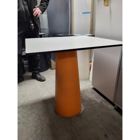 tweedehands - gebruikt - refurbished Moooi Container Table 7030 70x70cm Bijzettafel