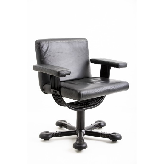 tweedehands gebruikt refurbished Bureaustoelen Molteni Bureaustoel zwart leer tweedehands - gebruikt - refurbished Molteni Bureaustoel zwart leer Bureaustoelen