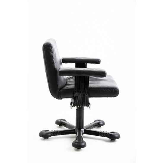 tweedehands gebruikt refurbished Bureaustoelen Molteni Bureaustoel zwart leer tweedehands - gebruikt - refurbished Molteni Bureaustoel zwart leer Bureaustoelen
